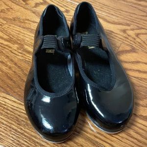 Bloch tap shoes w/elastic strap & snap close (also holes for ribbon) size 10W